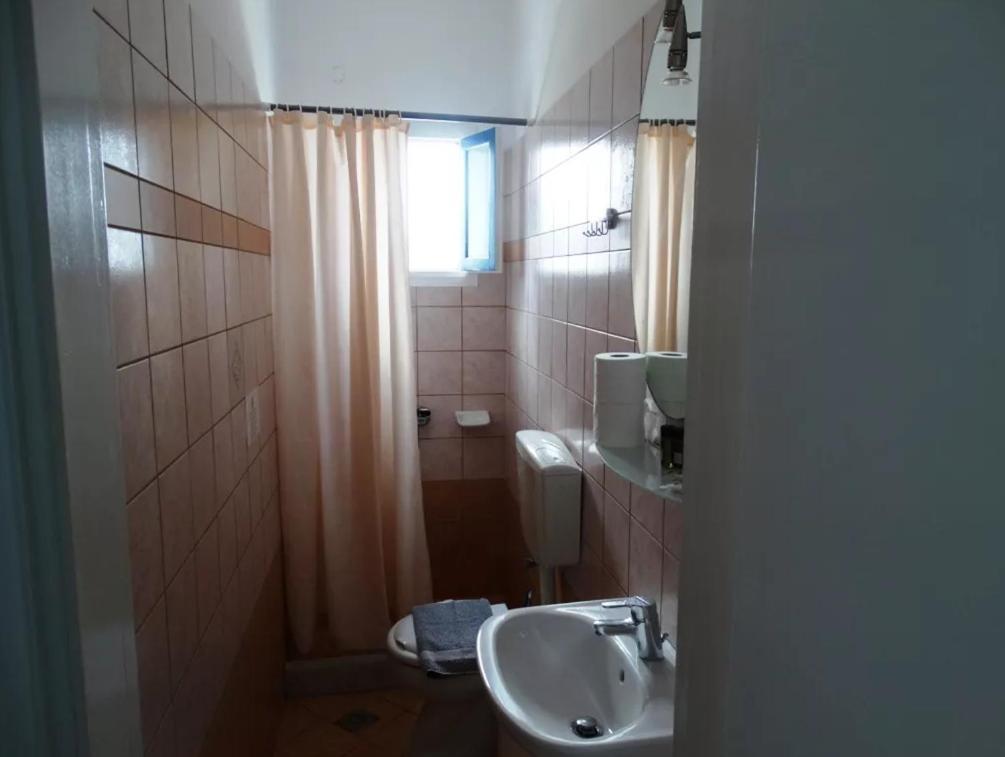 Castelopetra Aparthotel Katapola Bagian luar foto