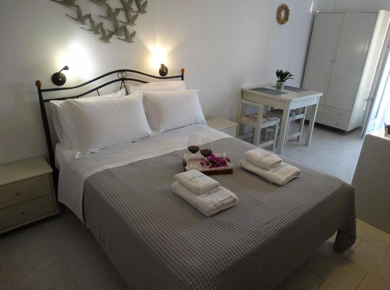 Castelopetra Aparthotel Katapola Bagian luar foto