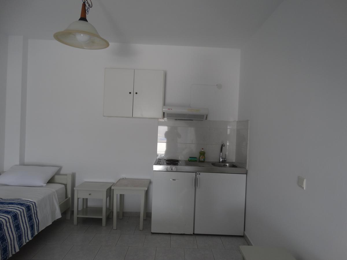 Castelopetra Aparthotel Katapola Bagian luar foto