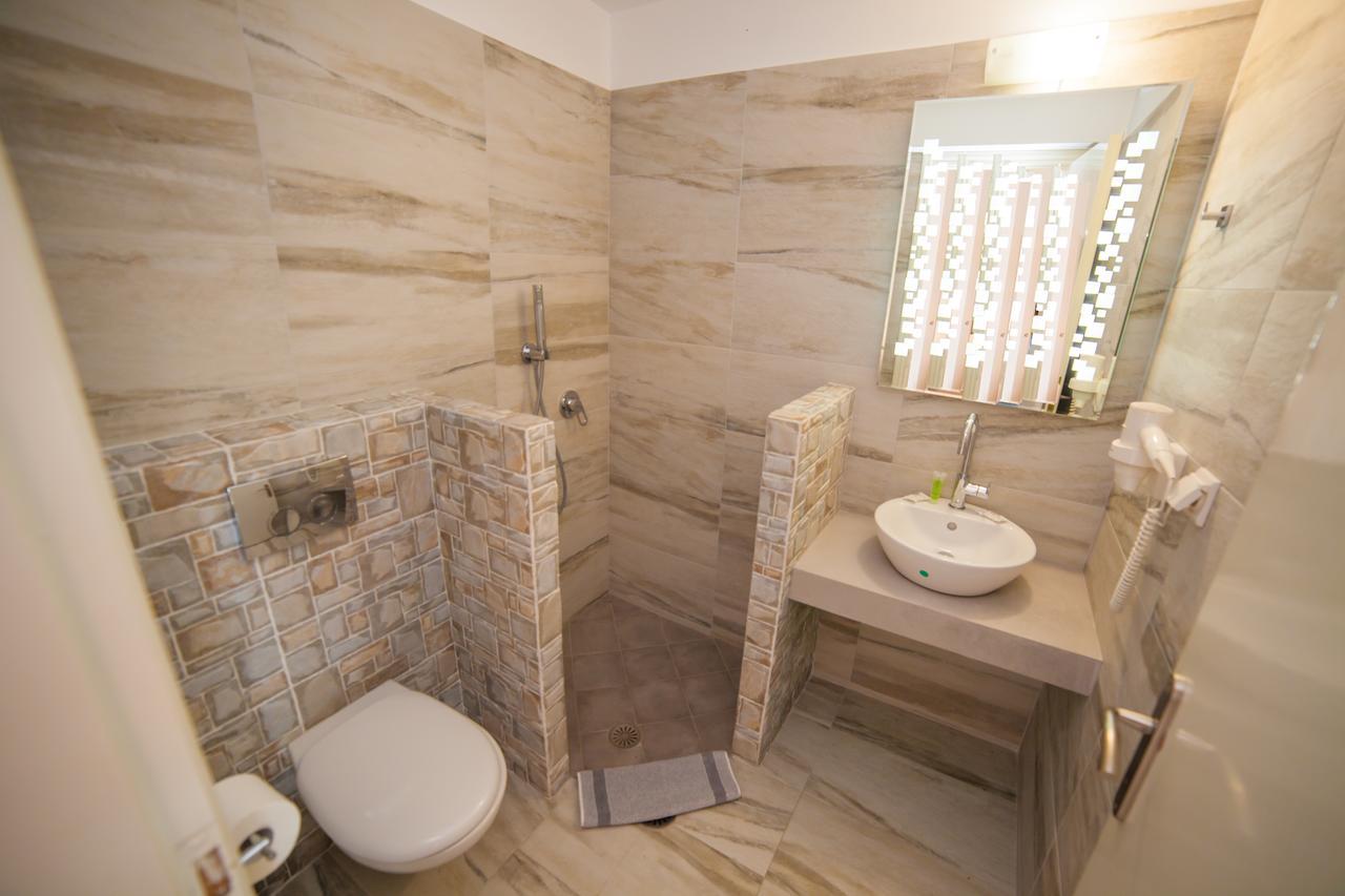Castelopetra Aparthotel Katapola Bagian luar foto