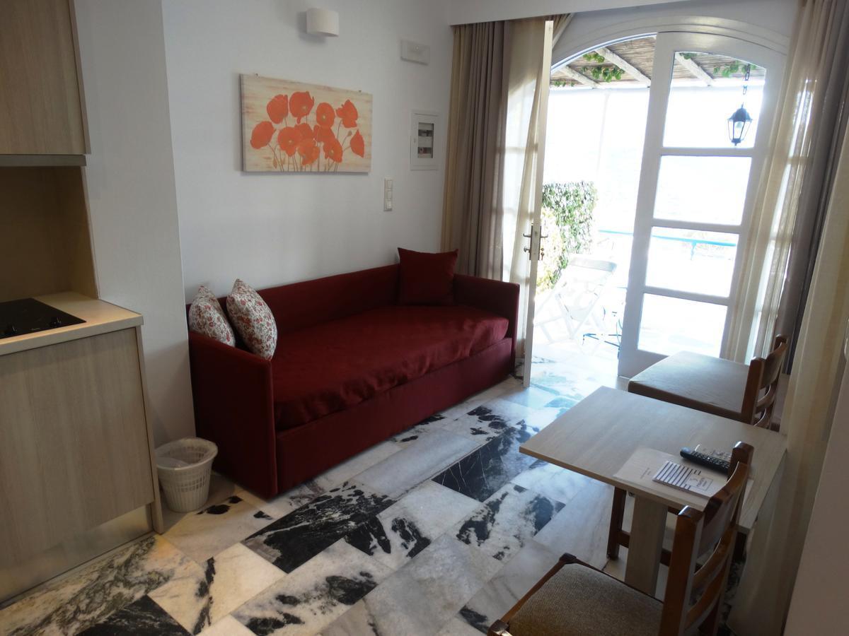 Castelopetra Aparthotel Katapola Bagian luar foto