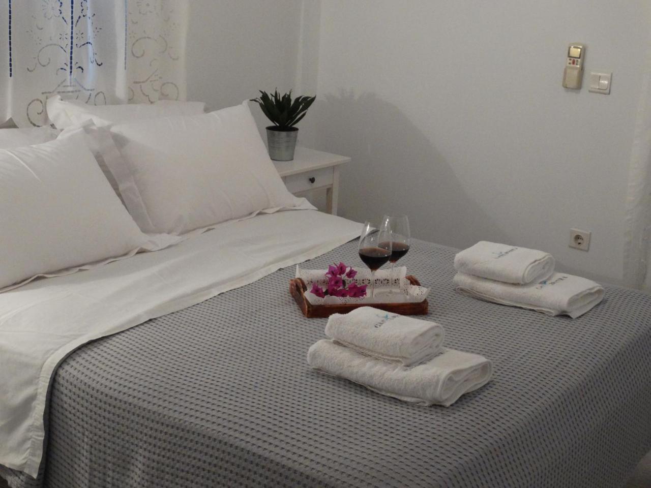 Castelopetra Aparthotel Katapola Bagian luar foto