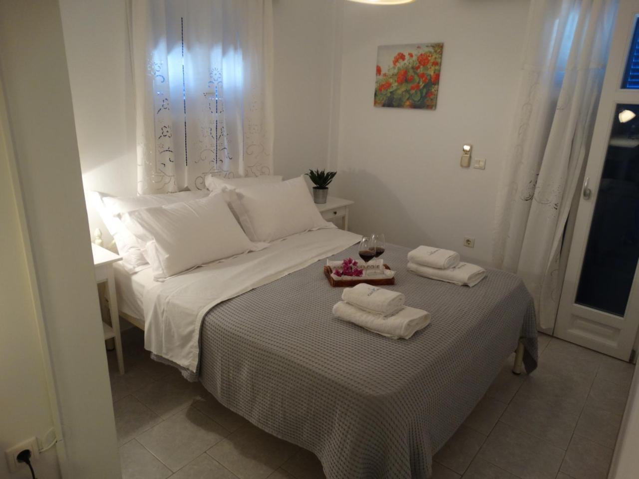 Castelopetra Aparthotel Katapola Bagian luar foto