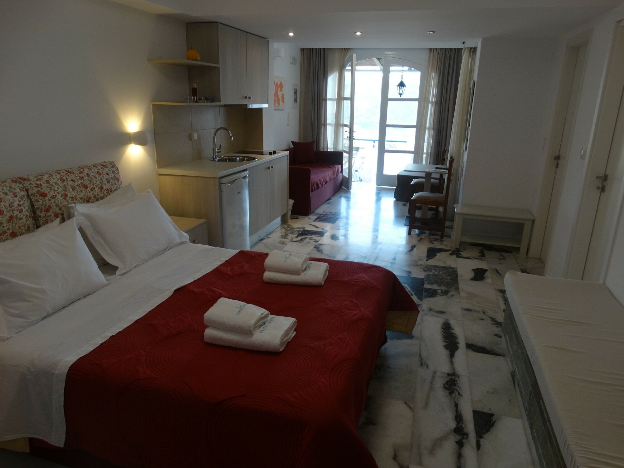 Castelopetra Aparthotel Katapola Bagian luar foto